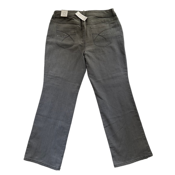 Chico’s Women’s NWT Short Boot Leg Gray Jeans Size 2.5 - Picture 2 of 7